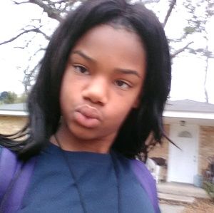 Meet your Posher, Simona